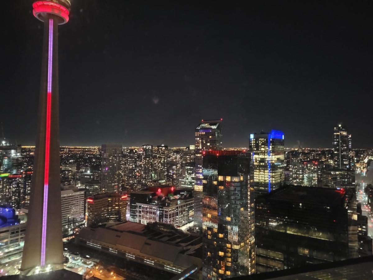 Two Bd Cn Tower And Lake Ontario View Toronto Zewnętrze zdjęcie