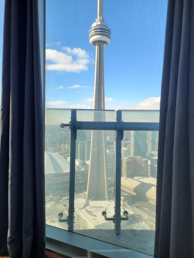 Two Bd Cn Tower And Lake Ontario View Toronto Zewnętrze zdjęcie