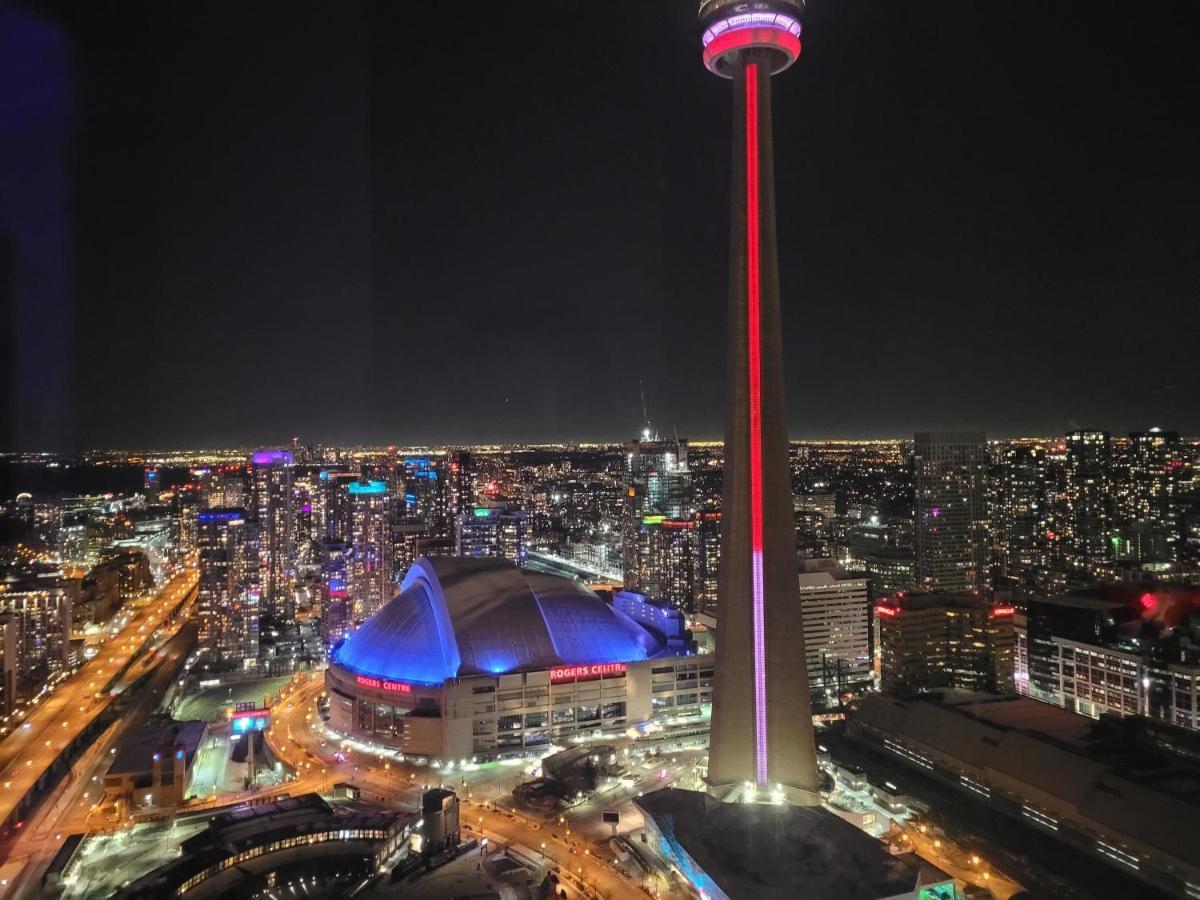 Two Bd Cn Tower And Lake Ontario View Toronto Zewnętrze zdjęcie